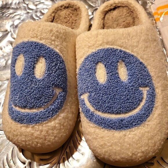 A set of house shoes,brand new,and a pair of socks! So plush!;smiley/ drew house - Picture 4 of 5